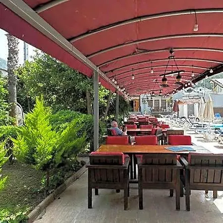 Carmina Hotel