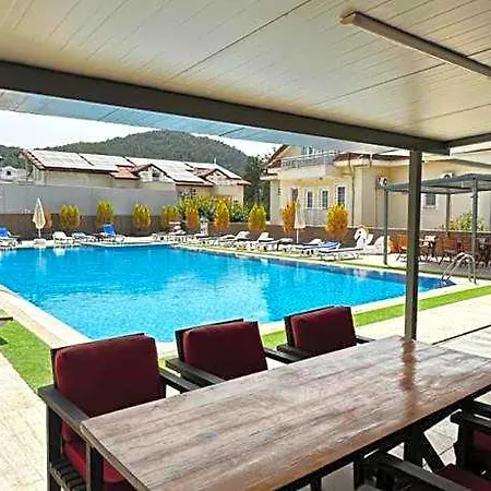 Hotel Carmina Cedit