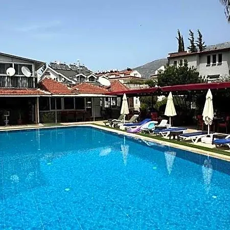 Hotel Carmina Cedit
