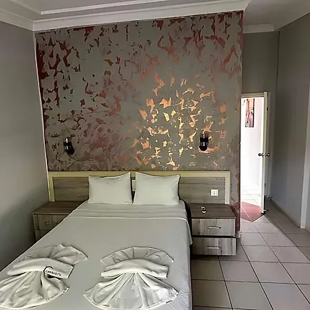 Carmina Otel