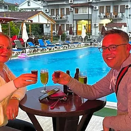 Otel Carmina Cedit